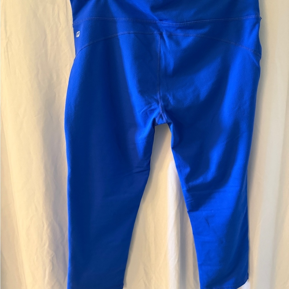Athleta and Fabletics Blue ombré Activewear Top and leggings set - Picture 7 of 7